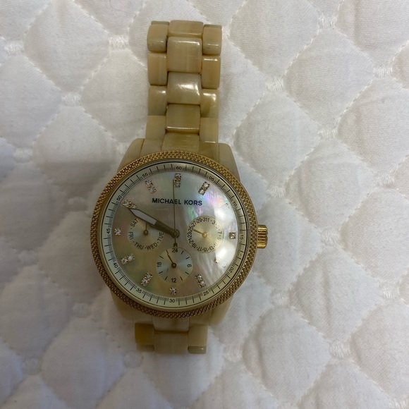 Michael Kors light tortoise watch - Picture 3 of 5